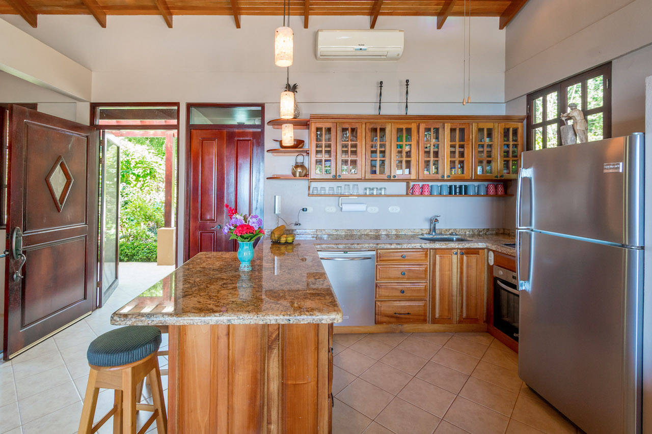 4 bed Single Family Homes For Sale in Dominical, Puntarenas - thumb 5
