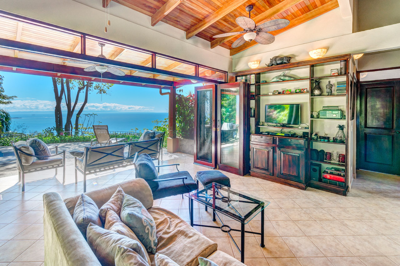 4 bed Single Family Homes For Sale in Dominical, Puntarenas - thumb 7