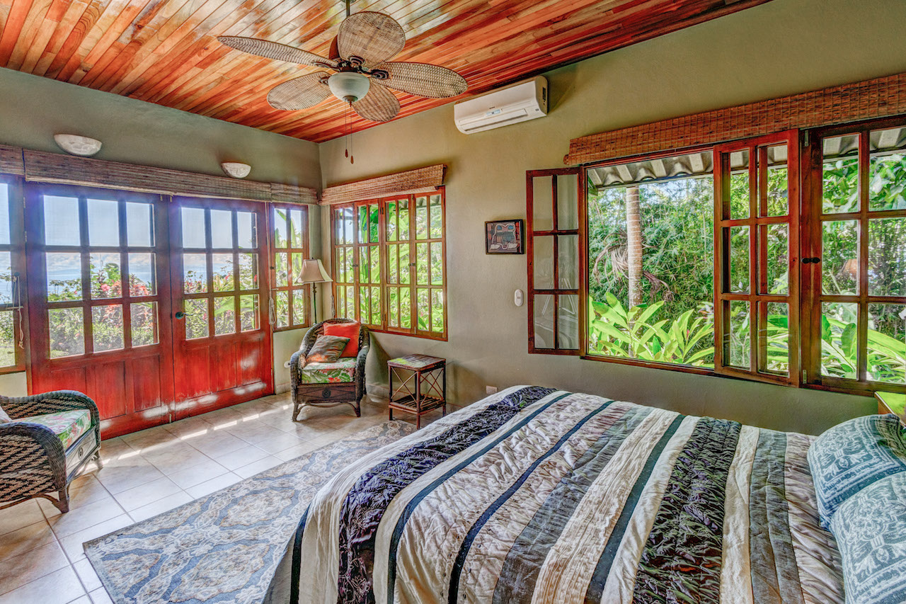 4 bed Single Family Homes For Sale in Dominical, Puntarenas - thumb 9