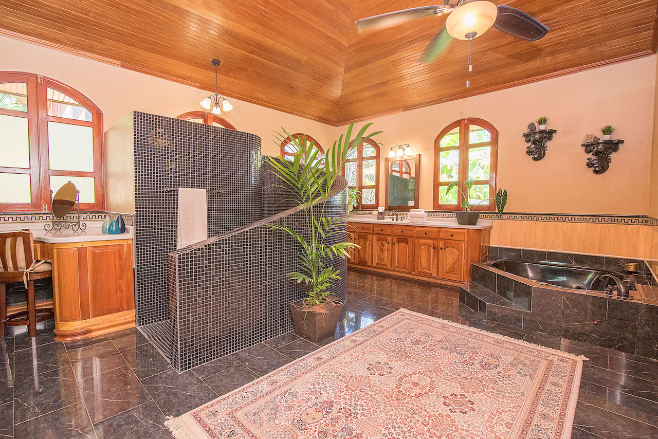 9 bed Single Family Homes For Sale in Ojochal, Puntarenas - thumb 25