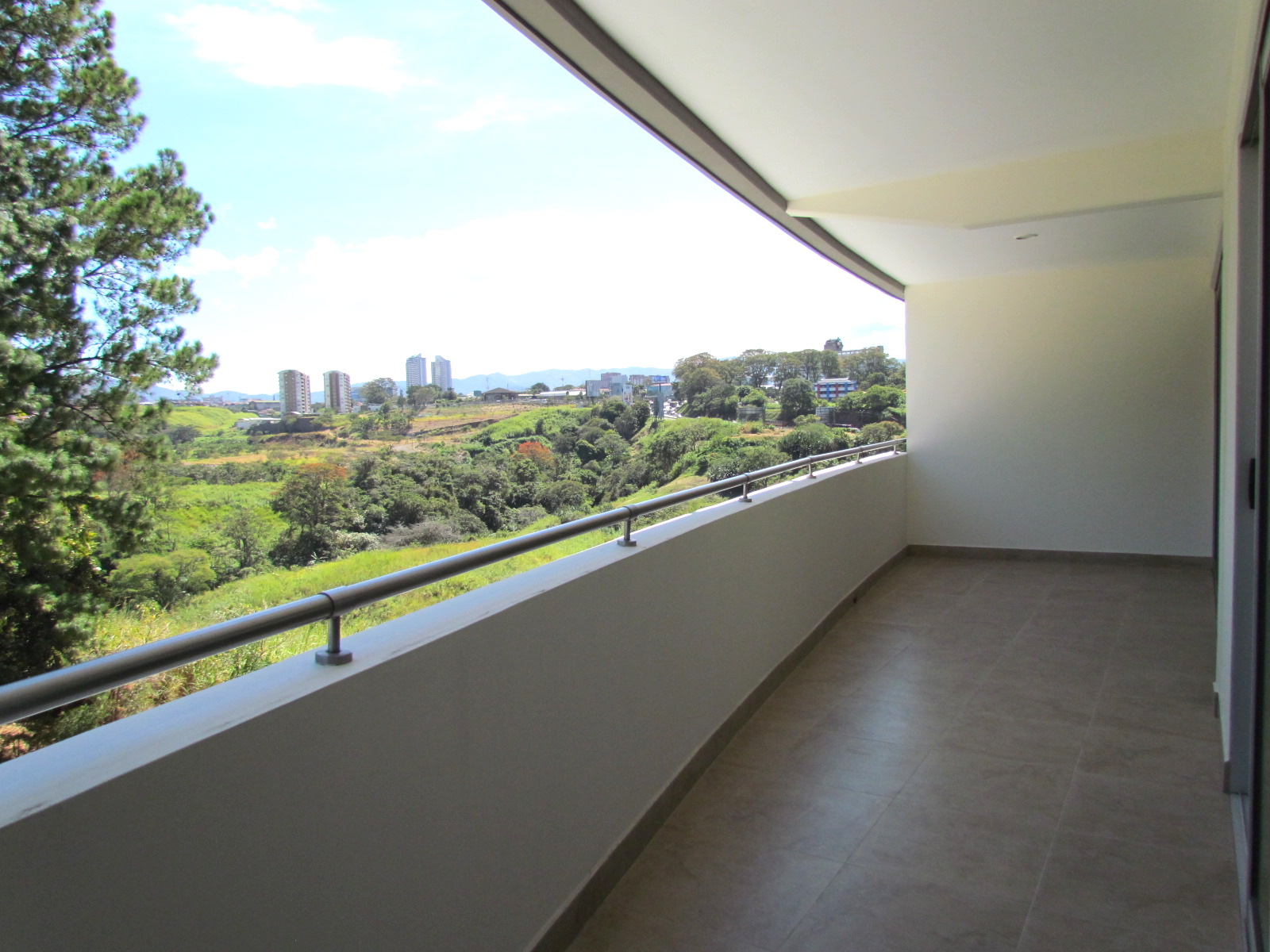 3 bed Apartment For Sale in La Uruca, San Jose - thumb 4