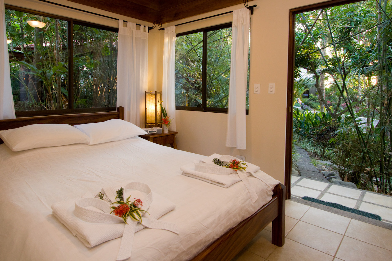6 bed Single Family Homes For Sale in Manuel Antonio, Puntarenas - thumb 16
