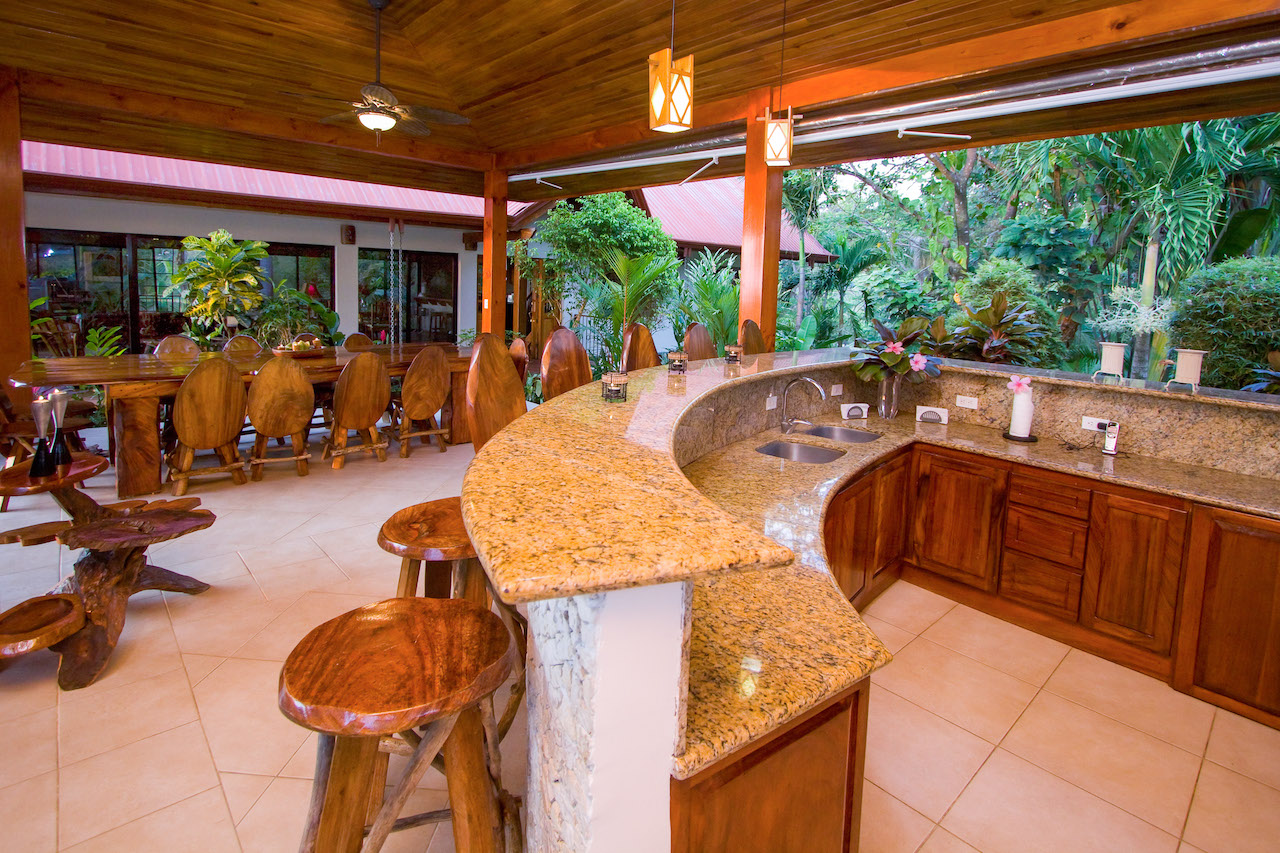 6 bed Single Family Homes For Sale in Manuel Antonio, Puntarenas - thumb 18