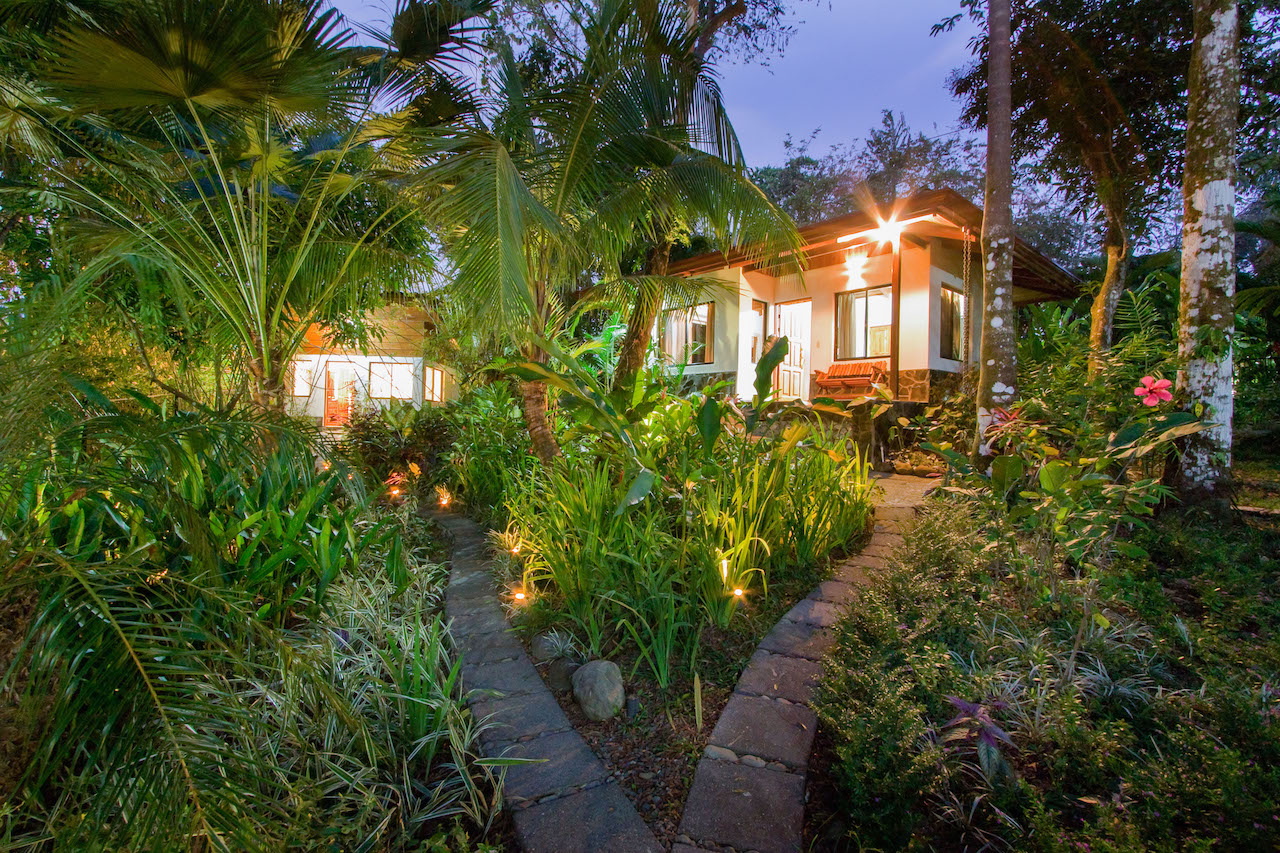 6 bed Single Family Homes For Sale in Manuel Antonio, Puntarenas - thumb 20
