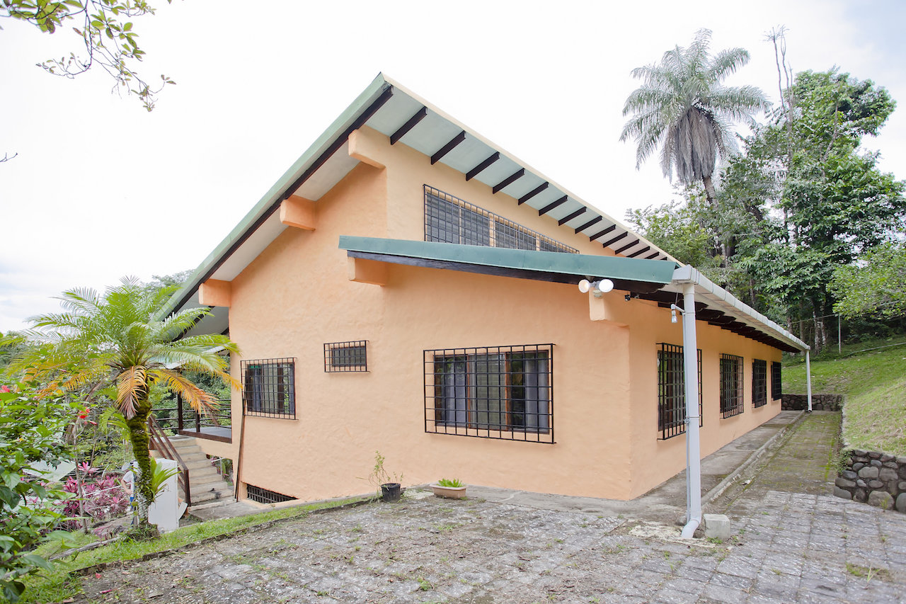 4 bed Single Family Homes For Sale in Manuel Antonio, Puntarenas - thumb 17