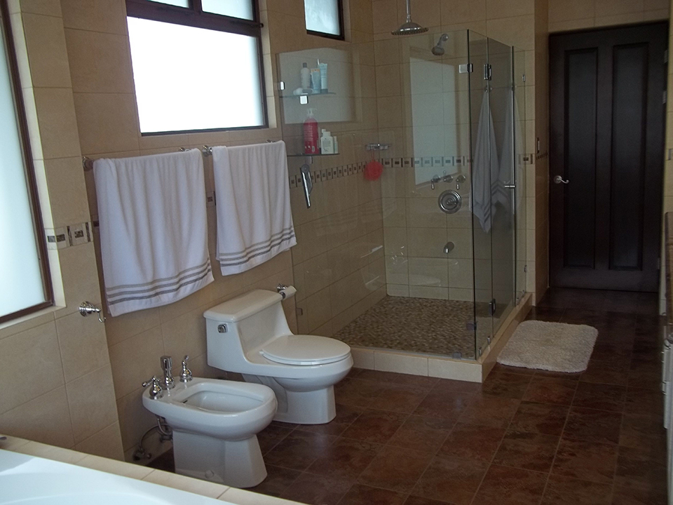 4 bed Single Family Homes For Sale in Santa Ana, San Jose - thumb 14