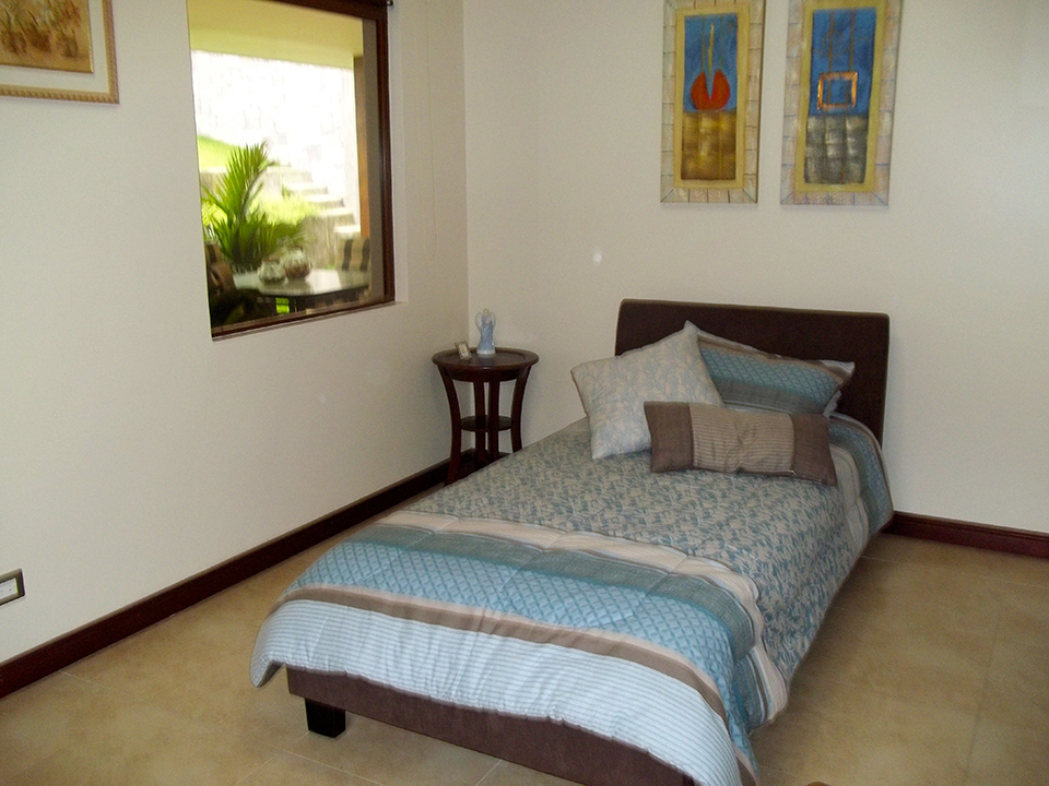 4 bed Single Family Homes For Sale in Santa Ana, San Jose - thumb 17