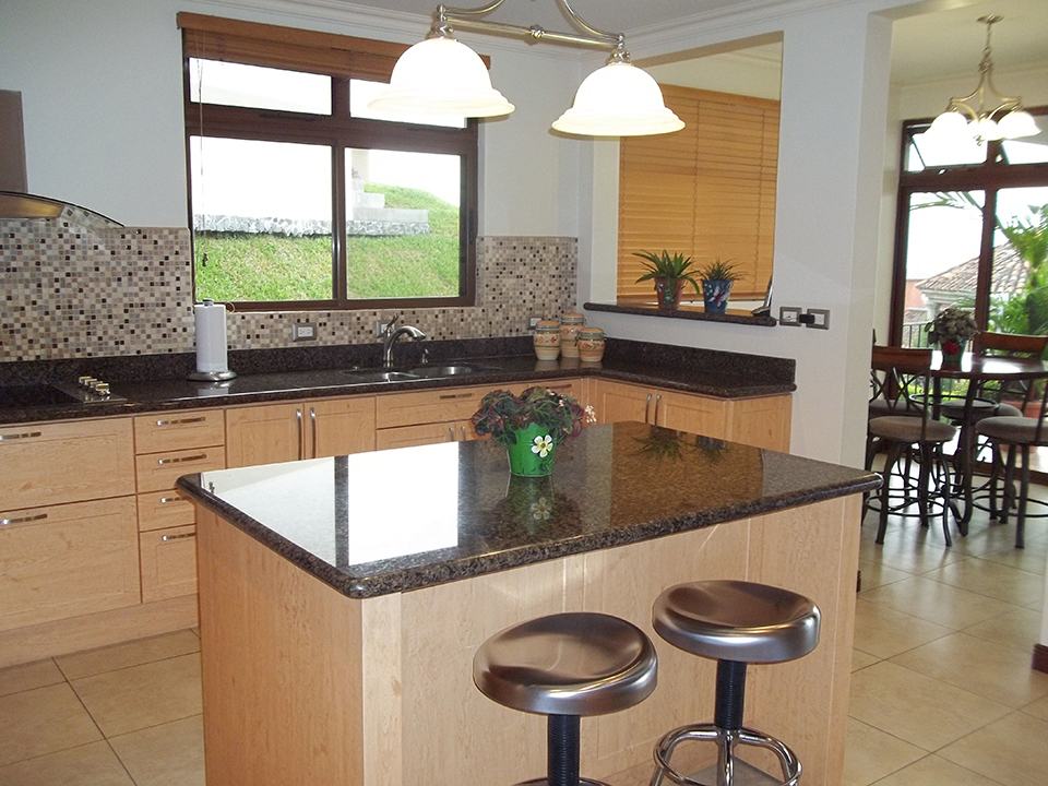 4 bed Single Family Homes For Sale in Santa Ana, San Jose - thumb 3