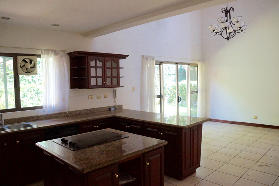 4 bed Single Family Homes For Rent in Santa Ana, San Jose - thumb 3