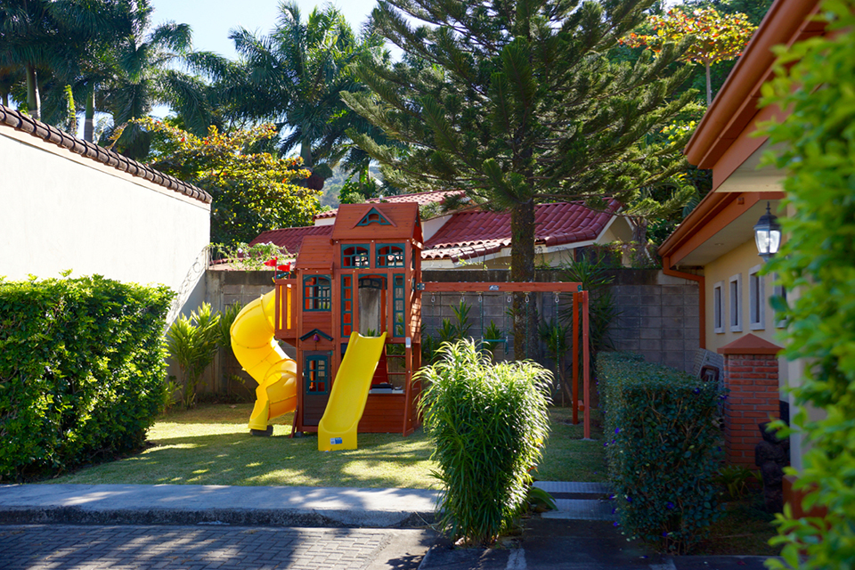 4 bed Single Family Homes For Rent in Santa Ana, San Jose - thumb 9