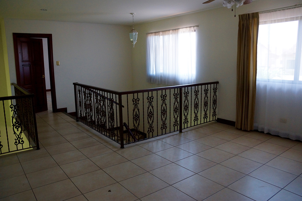 4 bed Single Family Homes For Sale in Santa Ana, San Jose - thumb 8