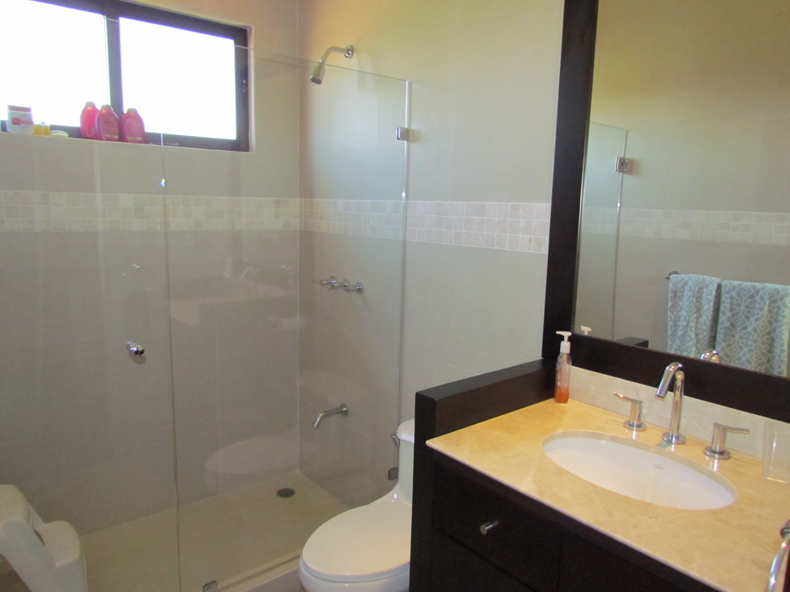 3 bed Single Family Homes For Sale in Santa Ana, San Jose - thumb 24