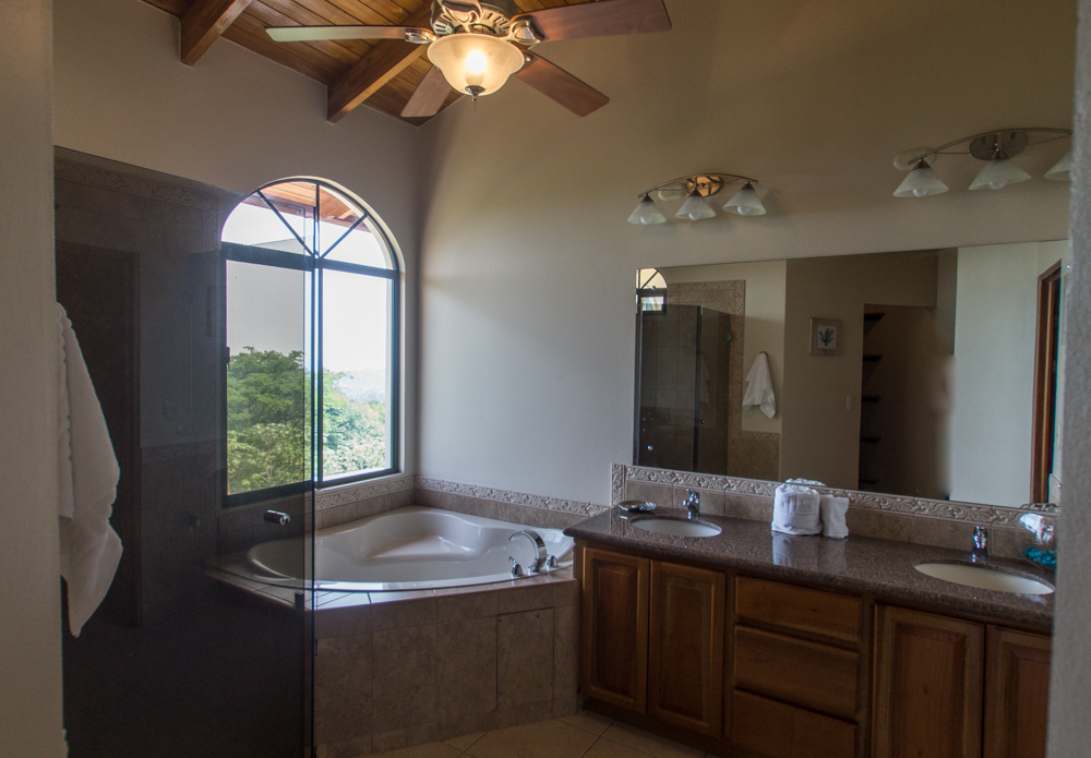 10 bed Single Family Homes For Sale in Ojochal, Puntarenas - thumb 18