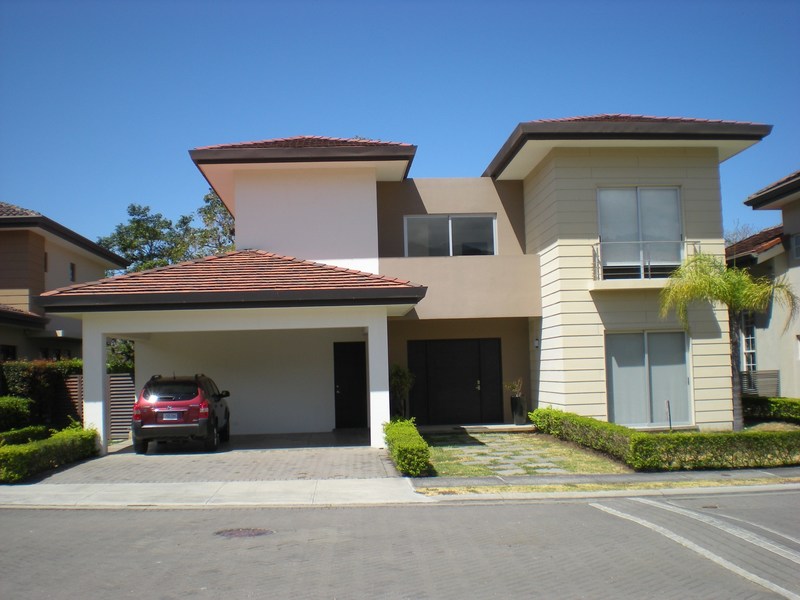 4 bed Single Family Homes For Sale in Santa Ana, San Jose - 1