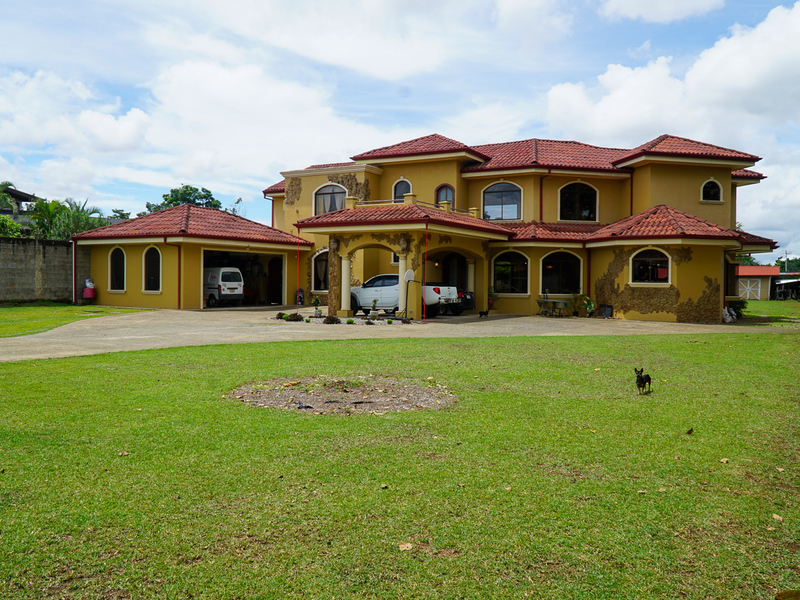 6 bed Single Family Homes For Sale in Perez Zeledon, Puntarenas - 1