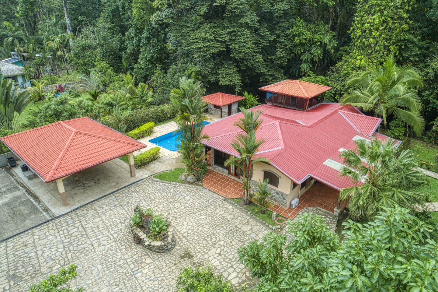 3 bed Single Family Homes For Sale in Ojochal, Puntarenas - thumb 2