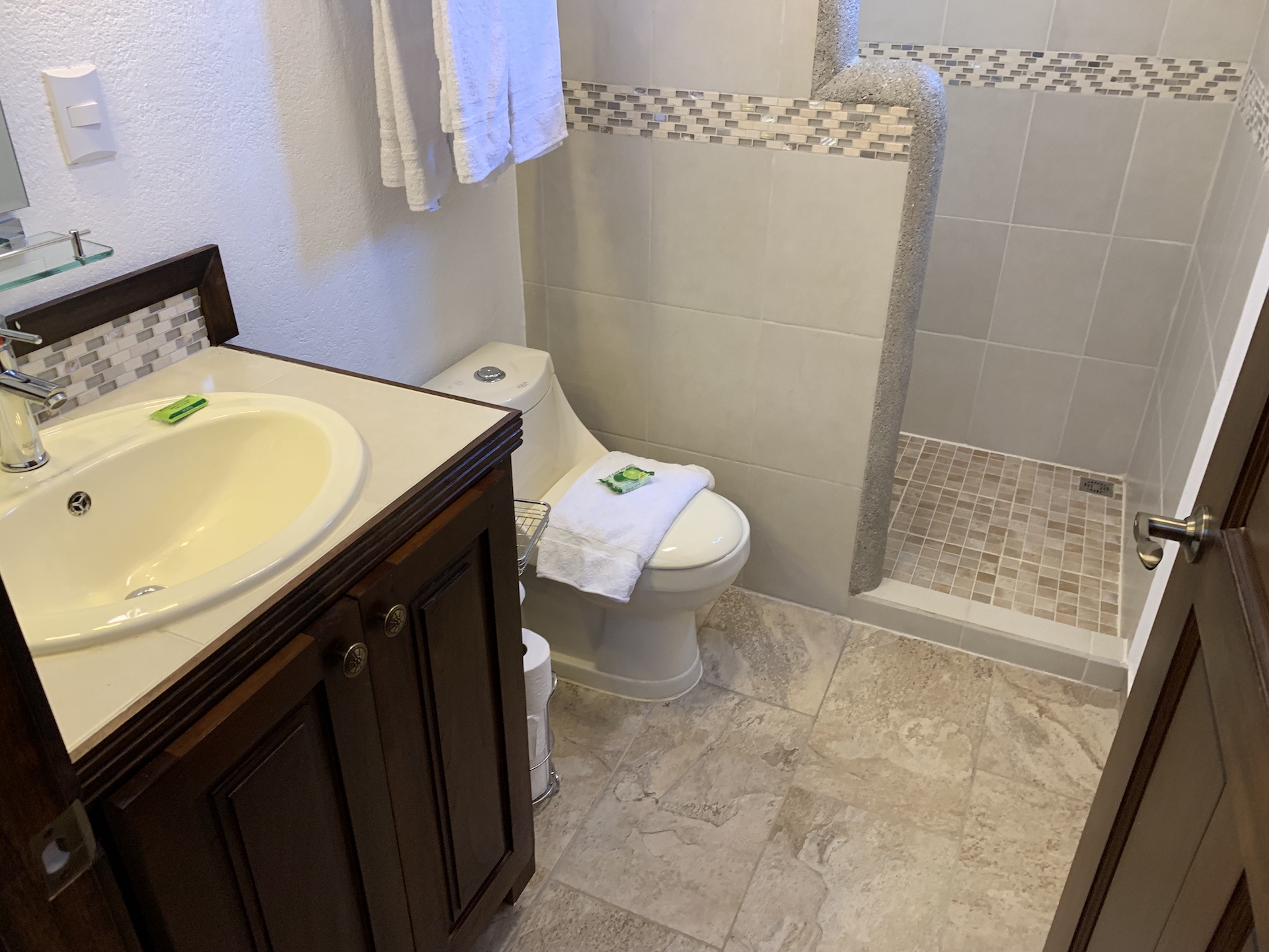 2 bed Single Family Homes For Sale in Dominical, Puntarenas - thumb 9