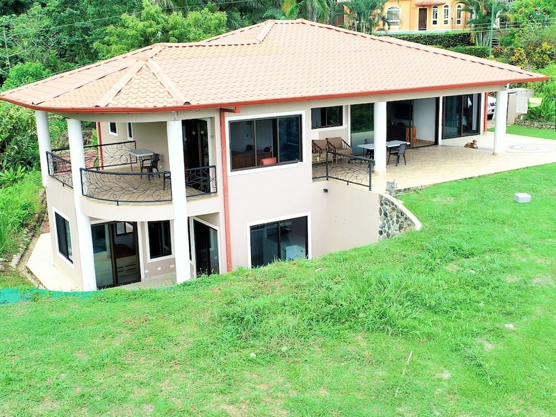 5 bed Single Family Homes For Sale in Ojochal, Puntarenas - 1