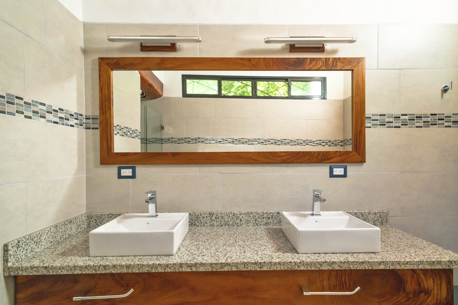 4 bed Single Family Homes For Sale in Manuel Antonio, Puntarenas - thumb 15