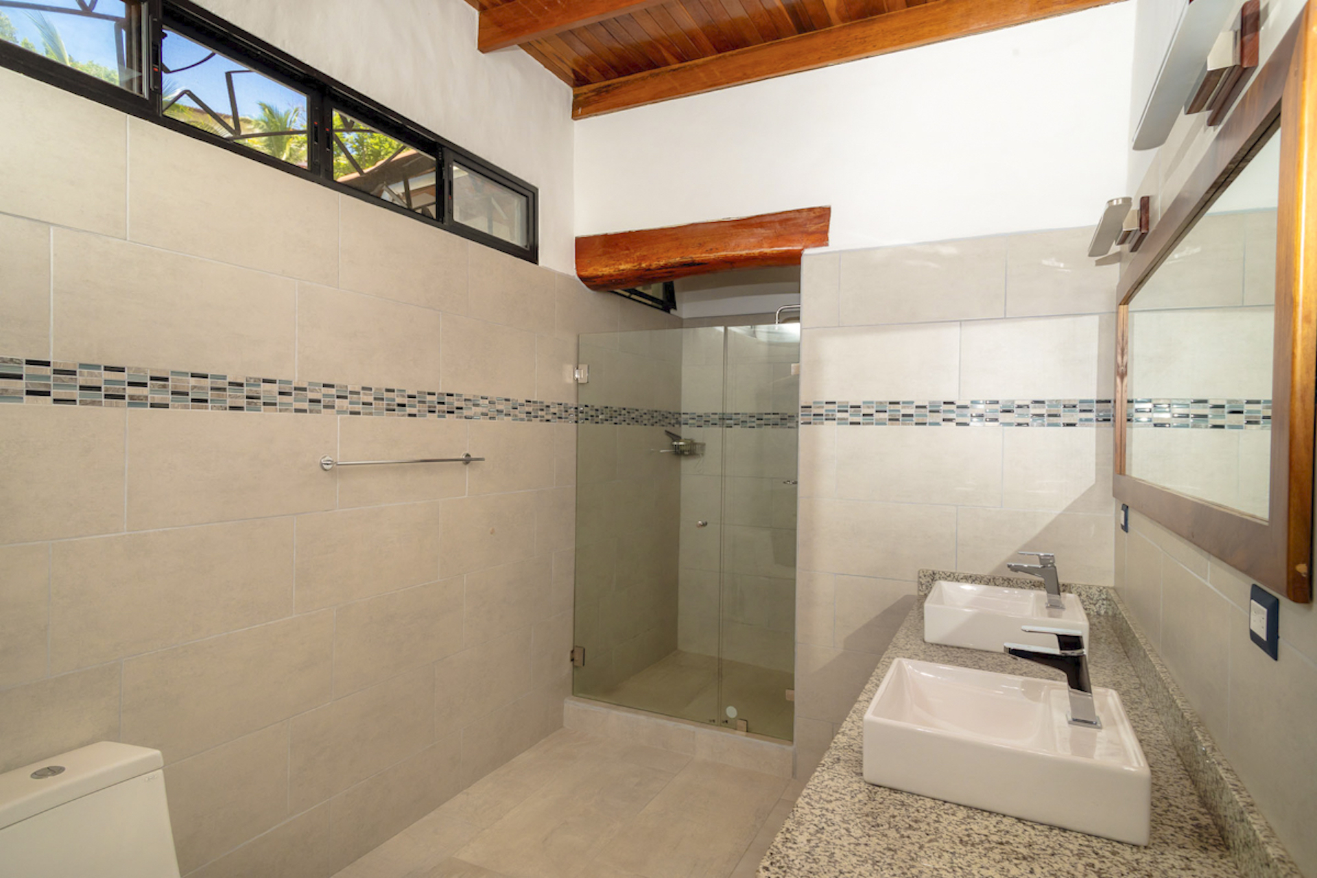 4 bed Single Family Homes For Sale in Manuel Antonio, Puntarenas - thumb 17