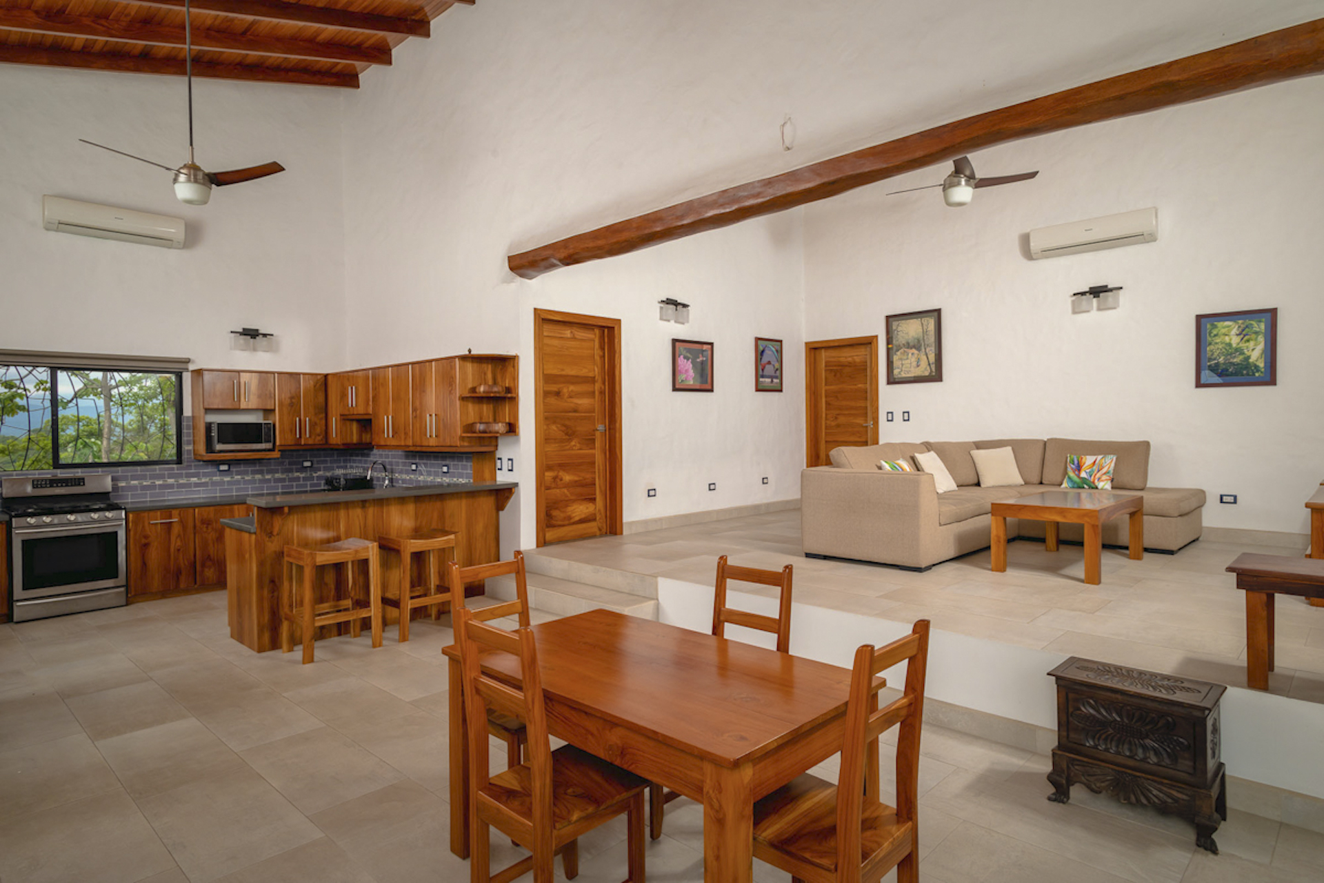 4 bed Single Family Homes For Sale in Manuel Antonio, Puntarenas - thumb 10