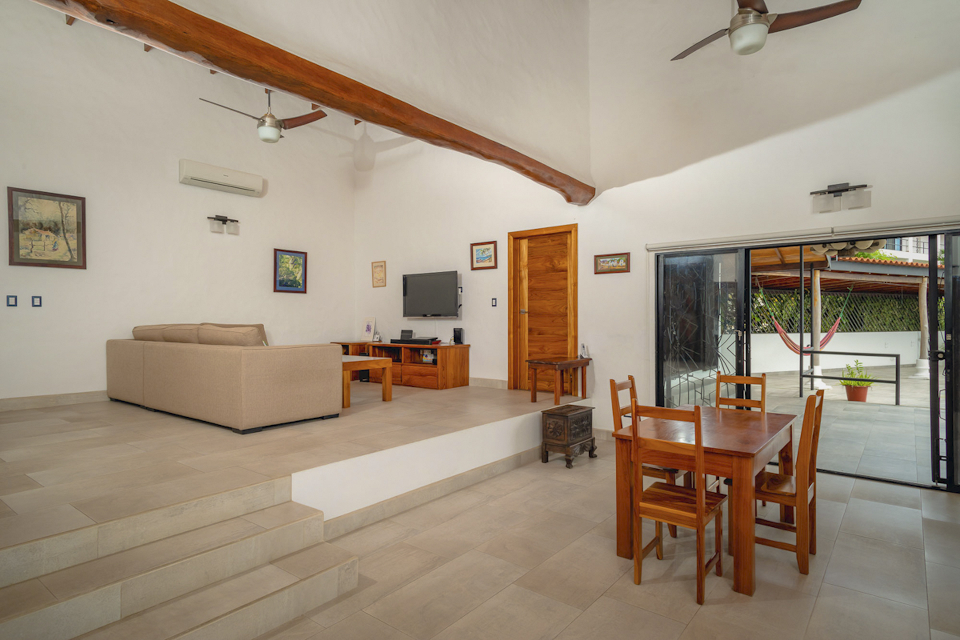 4 bed Single Family Homes For Sale in Manuel Antonio, Puntarenas - thumb 9