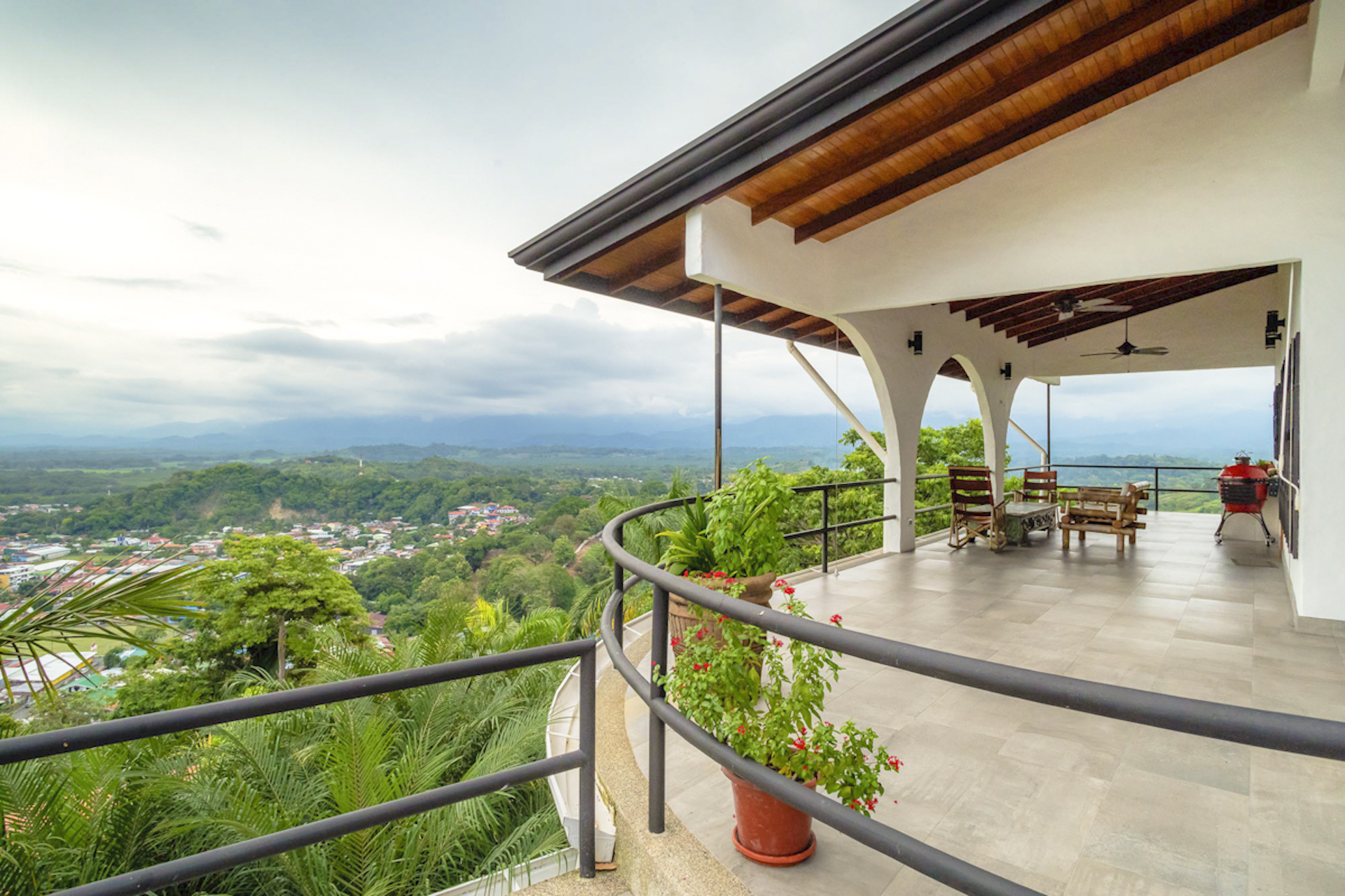 4 bed Single Family Homes For Sale in Manuel Antonio, Puntarenas - thumb 2