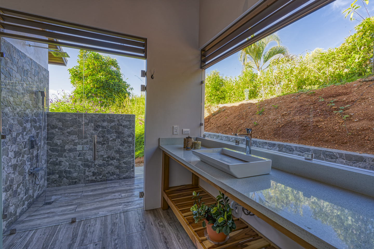 4 bed Single Family Homes For Sale in Dominical, Puntarenas - thumb 17