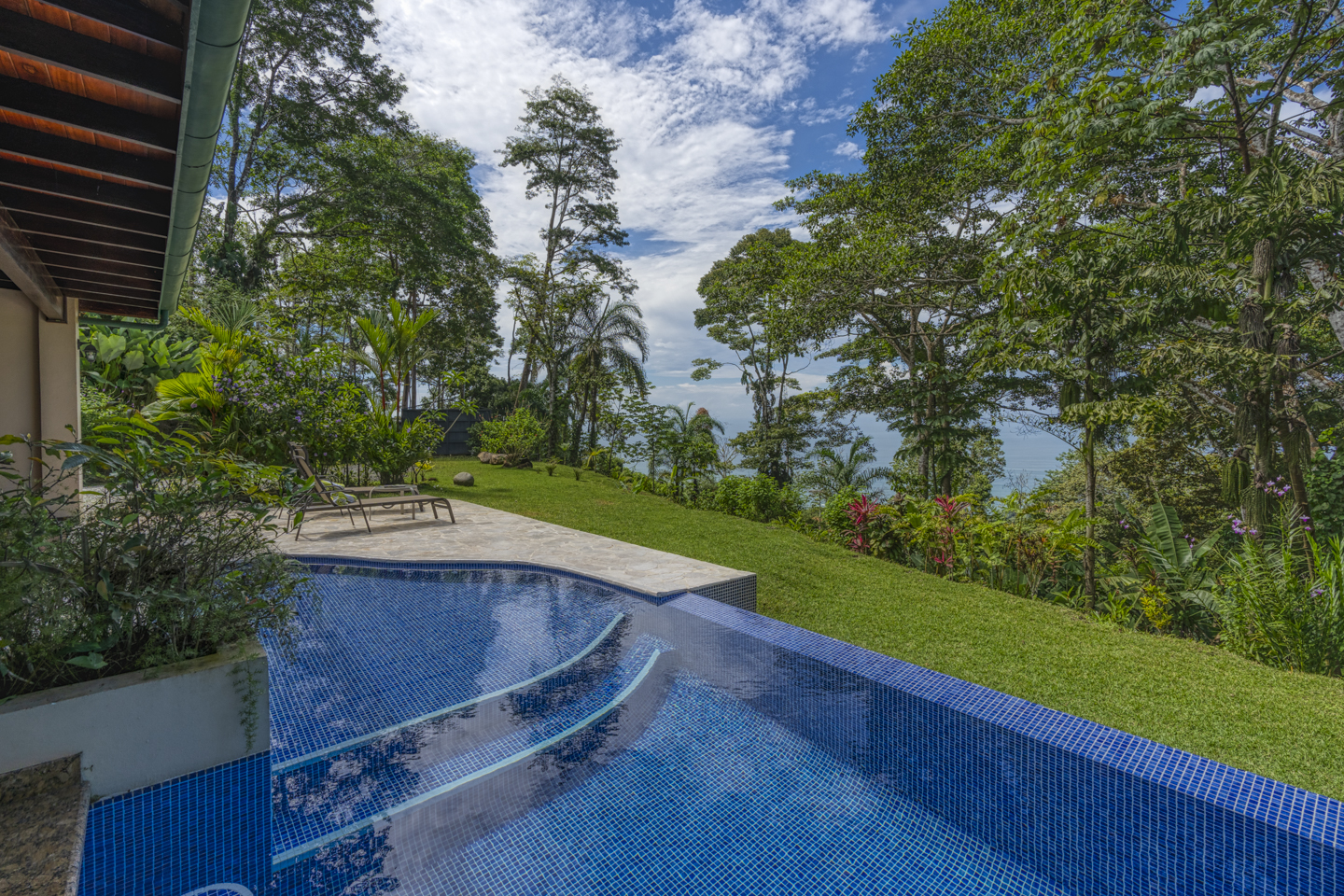 2 bed Single Family Homes For Sale in Dominical, Puntarenas - thumb 28