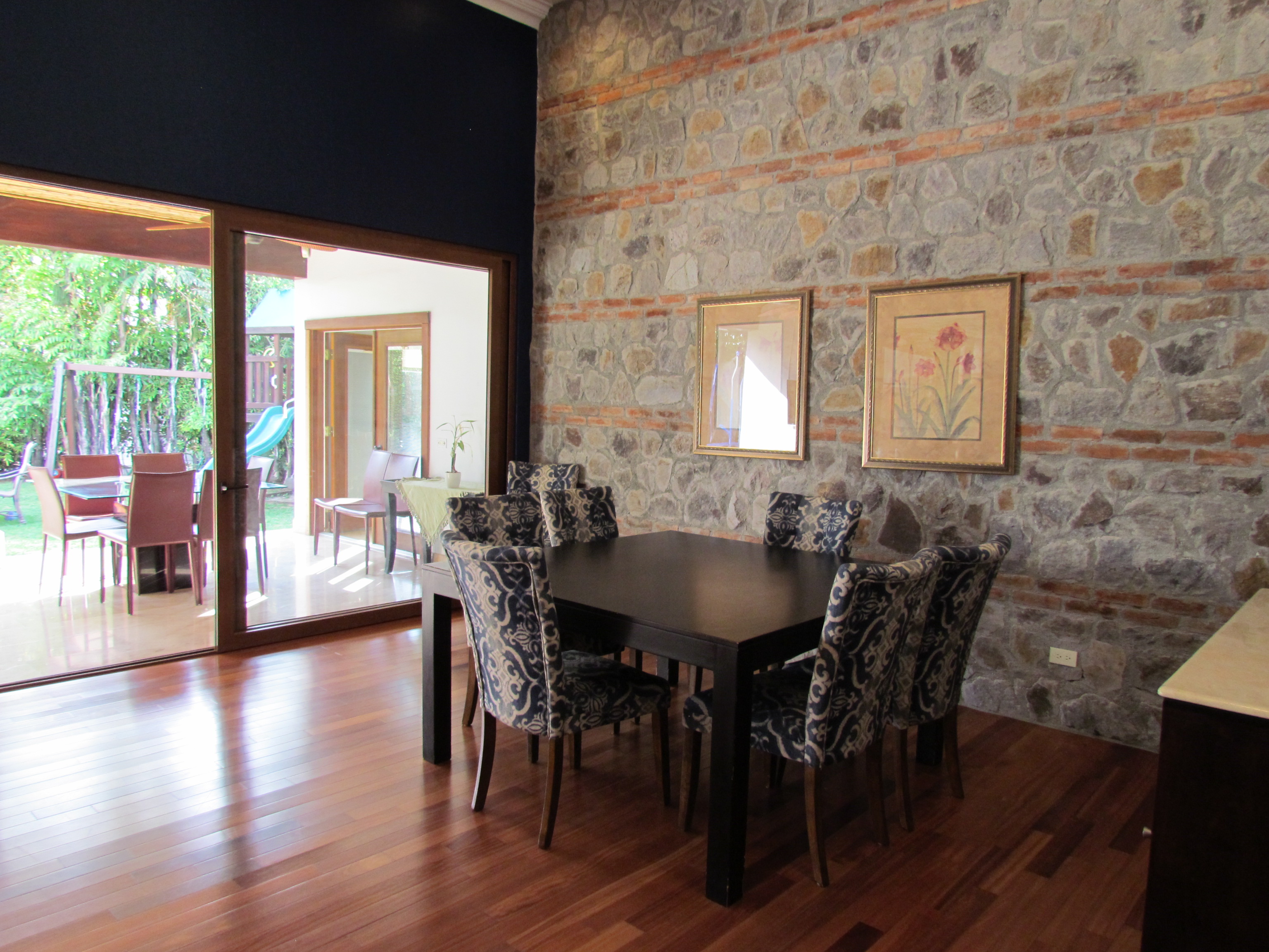 3 bed Single Family Homes For Sale in Santa Ana, San Jose - thumb 2