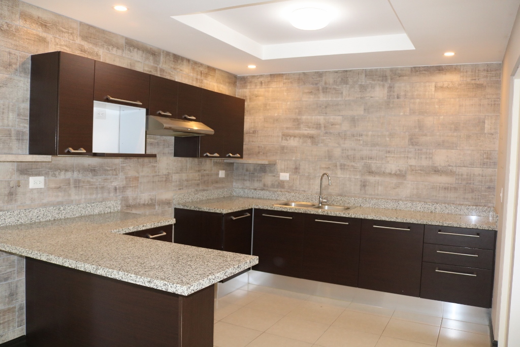 3 bed Condo For Sale in Escazu, San Jose - thumb 3