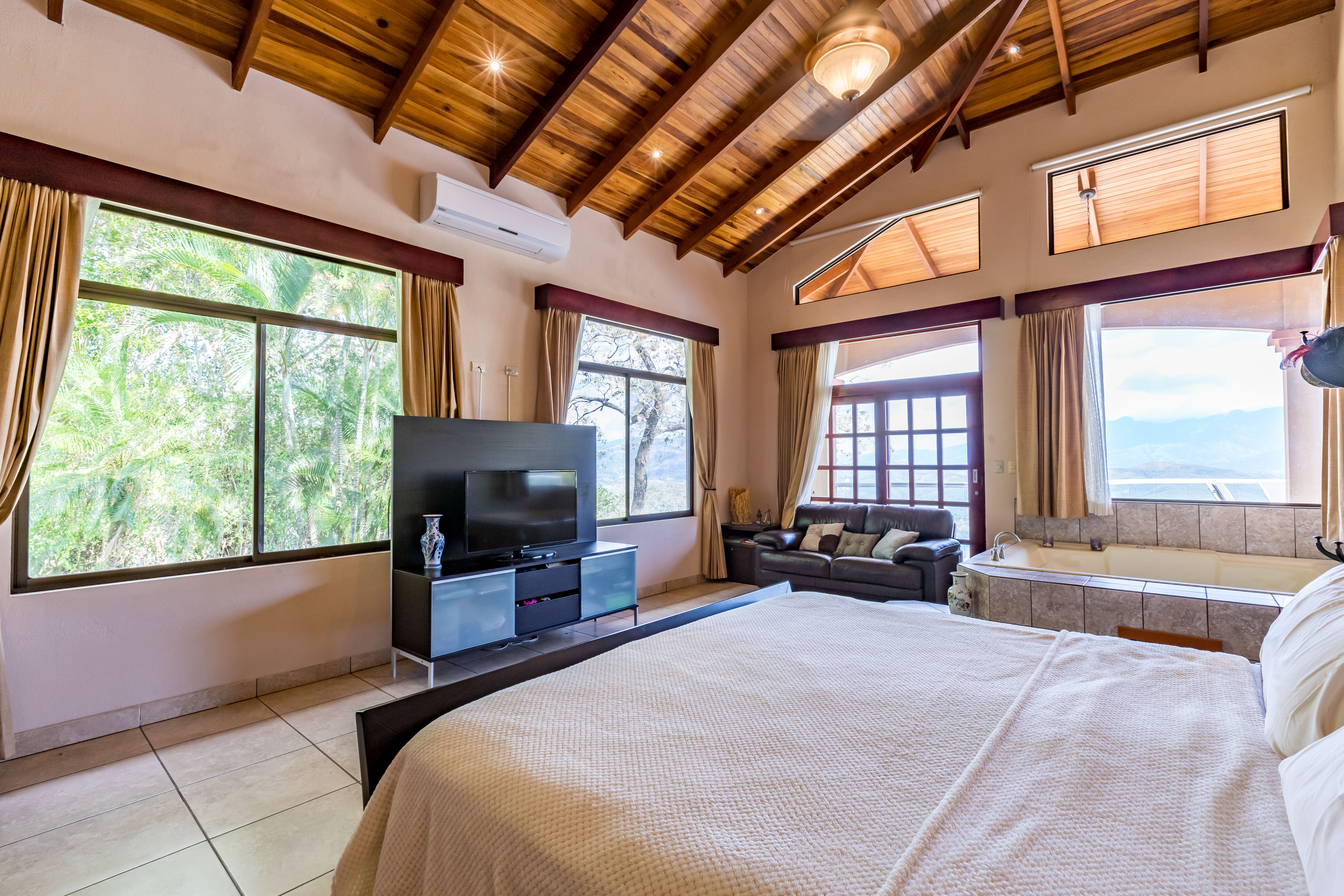 4 bed Single Family Homes For Sale in Orotina, Alajuela - thumb 9