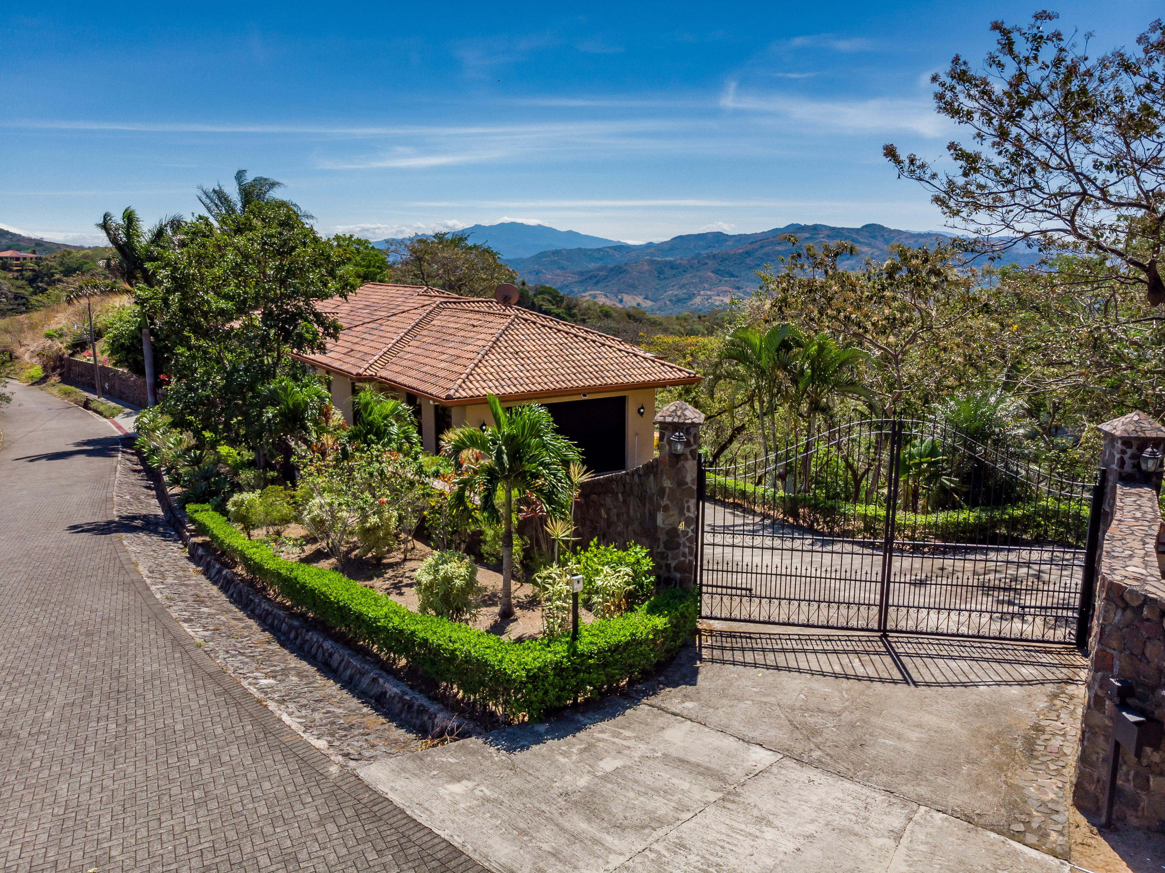 4 bed Single Family Homes For Sale in Orotina, Alajuela - thumb 13