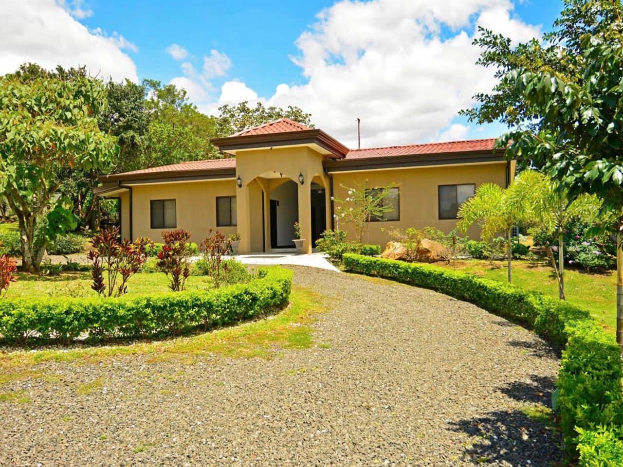 27 bed Hotel / Leisure For Sale in La Guacima, Alajuela - thumb 1