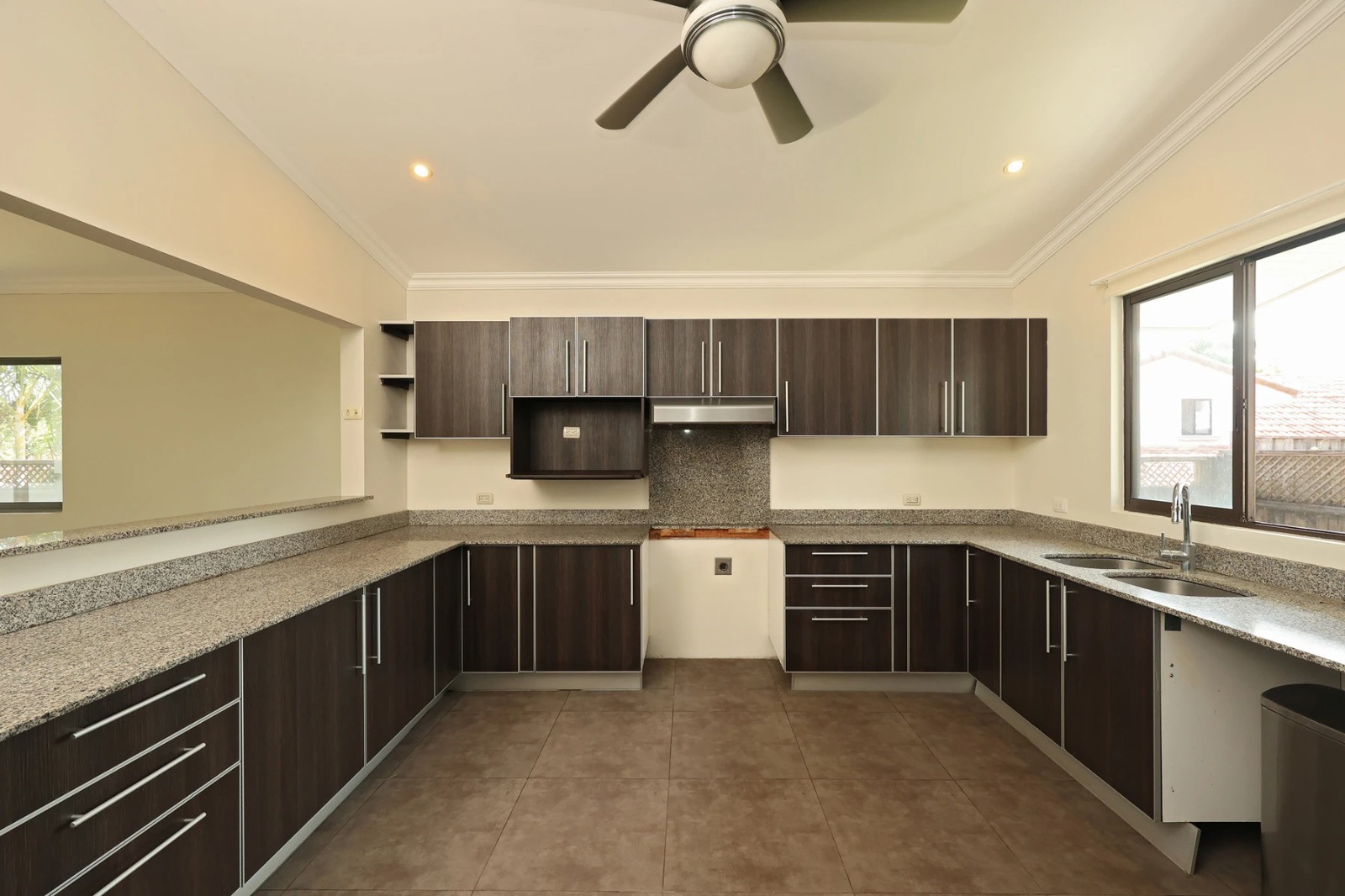 5 bed Condo For Rent in Santa Ana, San Jose - thumb 4