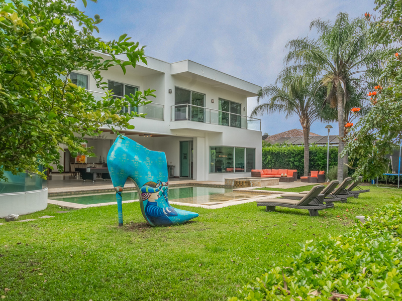 6 bed Single Family Homes For Sale in Santa Ana, San Jose - 1