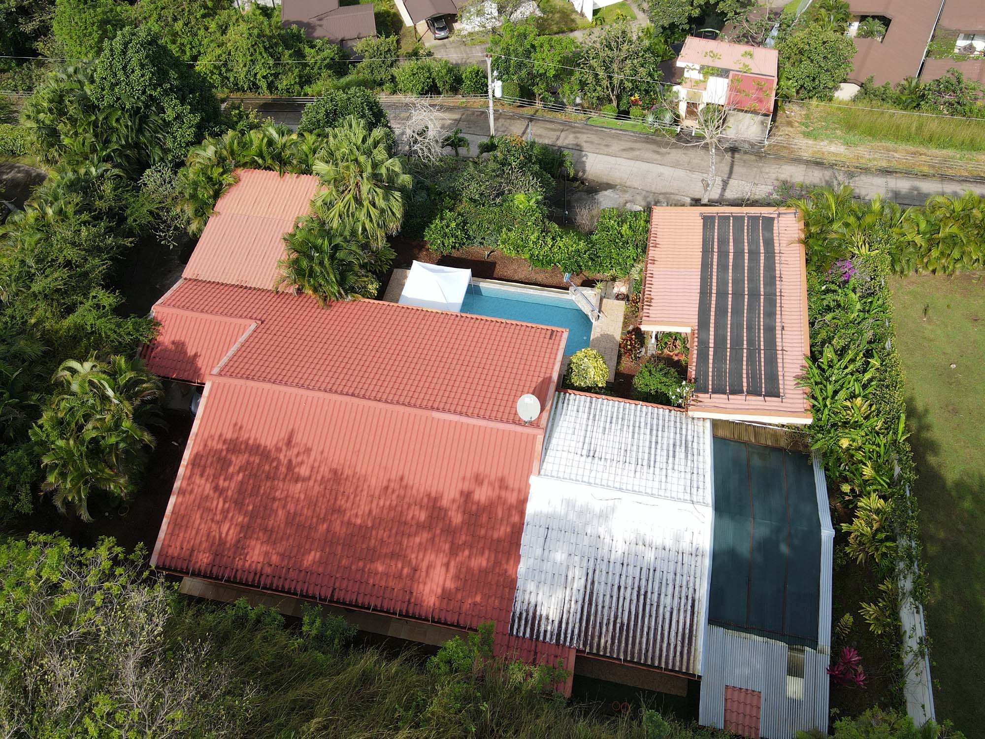 4 bed Single Family Homes For Sale in Atenas, Alajuela - thumb 5