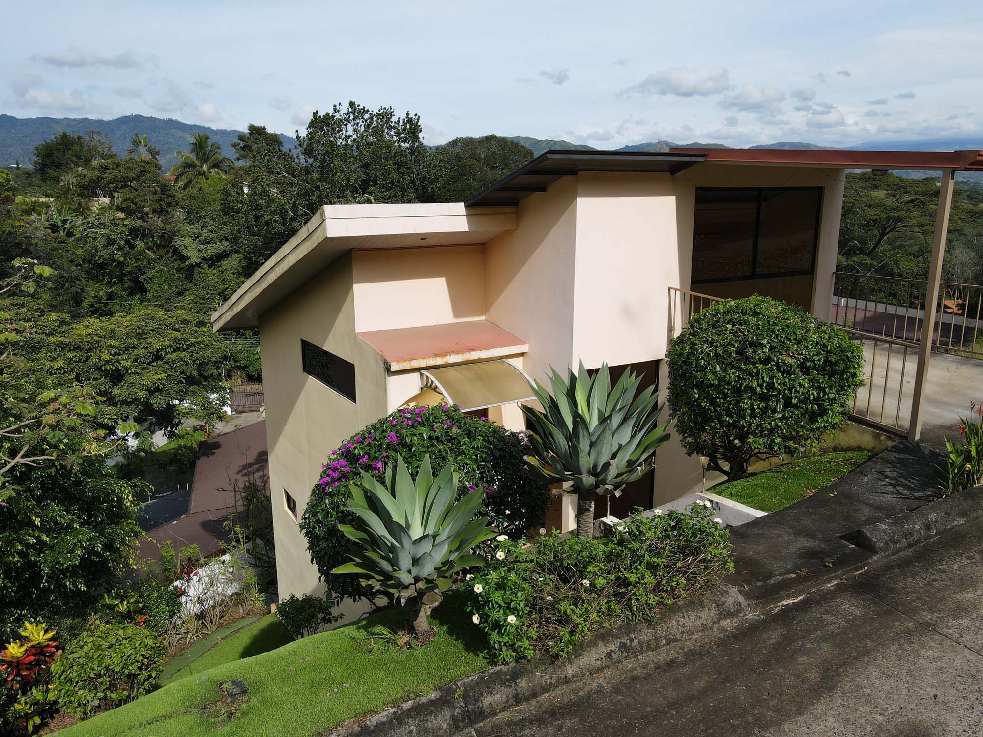 4 bed Single Family Homes For Sale in Atenas, Alajuela - thumb 3