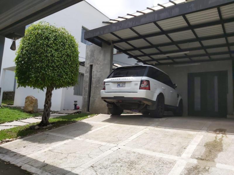 4 bed Single Family Homes For Sale in Curridabat, San Jose - thumb 3