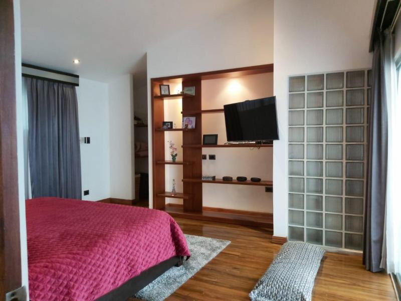 4 bed Single Family Homes For Sale in Curridabat, San Jose - thumb 2