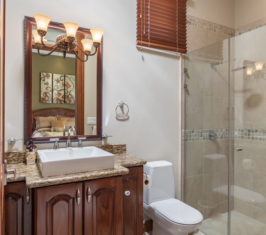 5 bed Single Family Homes For Sale in Santa Ana, San Jose - thumb 9