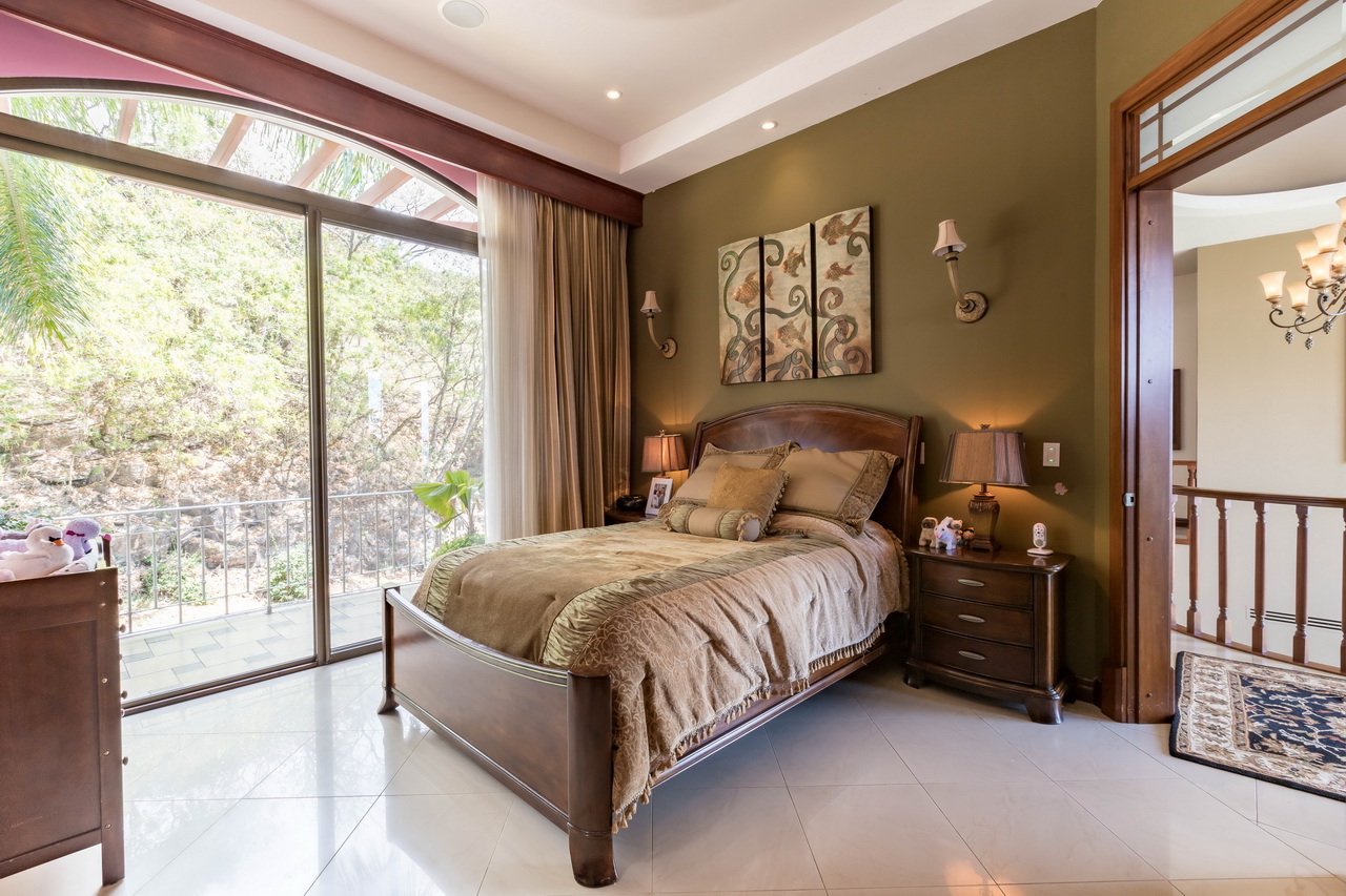 5 bed Single Family Homes For Sale in Santa Ana, San Jose - thumb 12