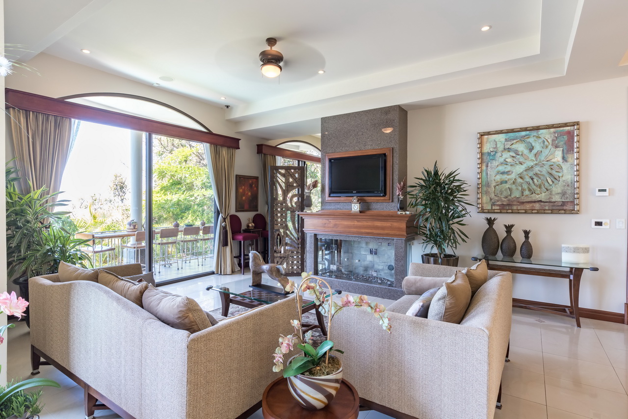 5 bed Single Family Homes For Sale in Santa Ana, San Jose - thumb 21