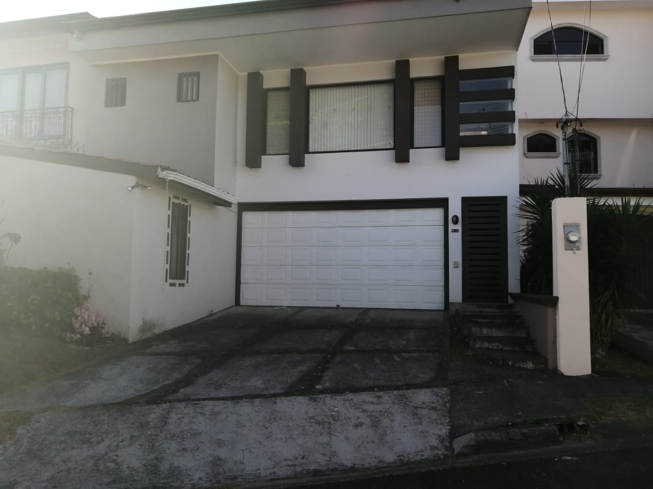 4 bed Single Family Homes For Sale in Curridabat, San Jose - thumb 1