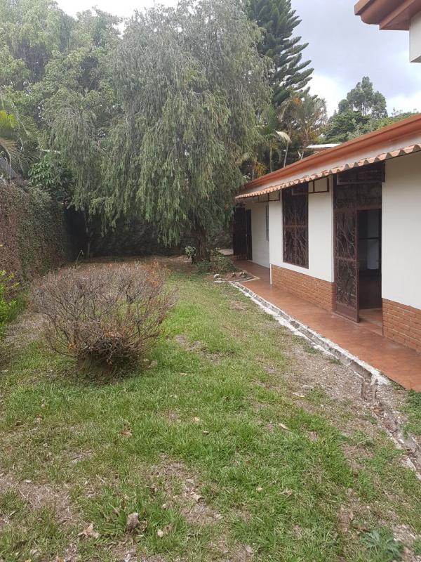 4 bed Single Family Homes For Sale in Curridabat, San Jose - thumb 4