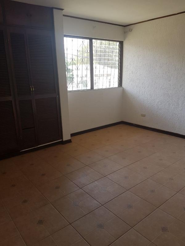 4 bed Single Family Homes For Sale in Curridabat, San Jose - thumb 10