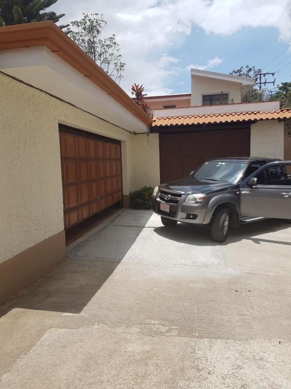 4 bed Single Family Homes For Sale in Curridabat, San Jose - thumb 5