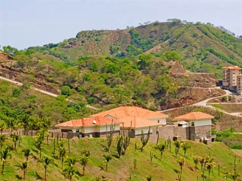 7 bed Single Family Homes For Sale in Playas Del Coco, Guanacaste - thumb 9