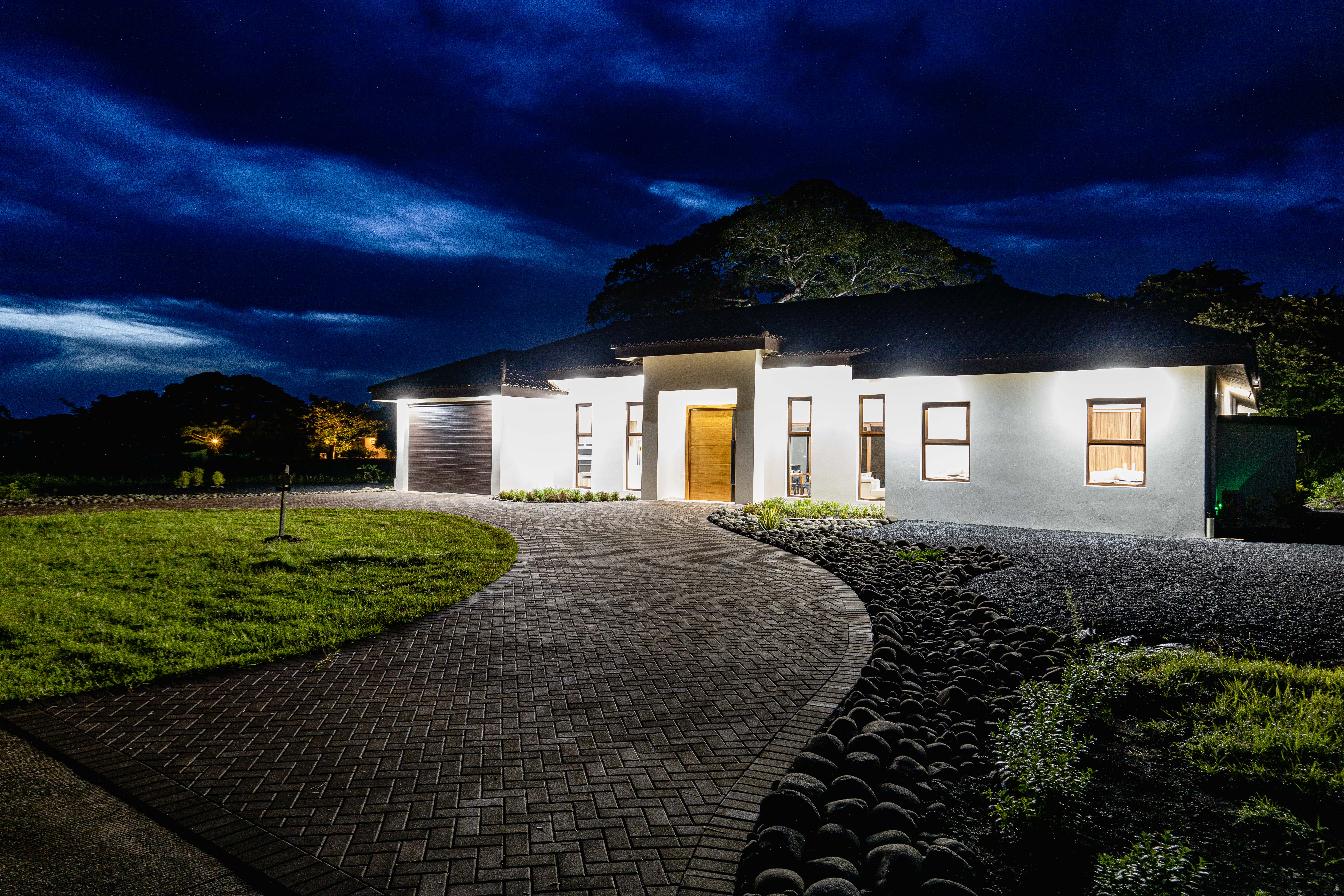 3 bed Single Family Homes For Sale in Tamarindo, Guanacaste - thumb 3