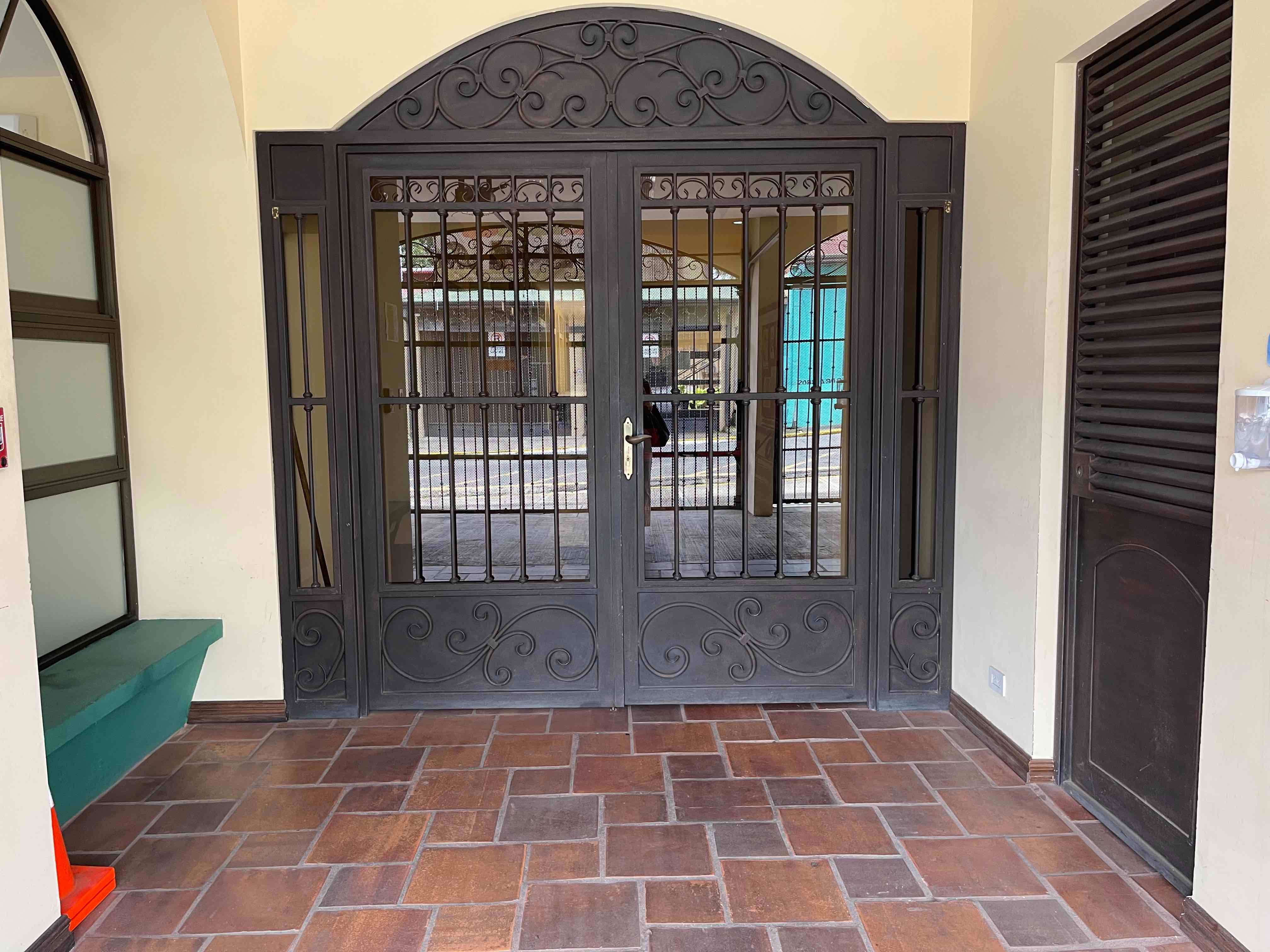 3 bed Commercial For Sale in Heredia, Heredia - thumb 3